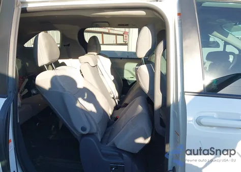 2021 Toyota Sienna Le из США, поврежденный, VIN 5TDKRKEC8MS070152